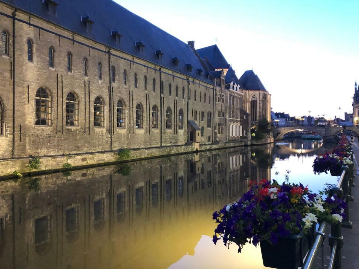 Studio Medieval City Center At River De Leie Gent Exteriör bild
